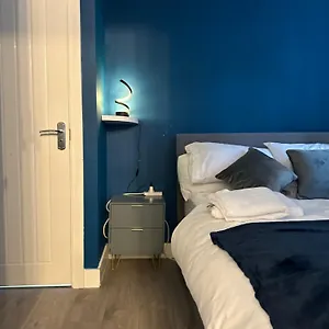  Guest house In Ashford, Heathrow United Kingdom